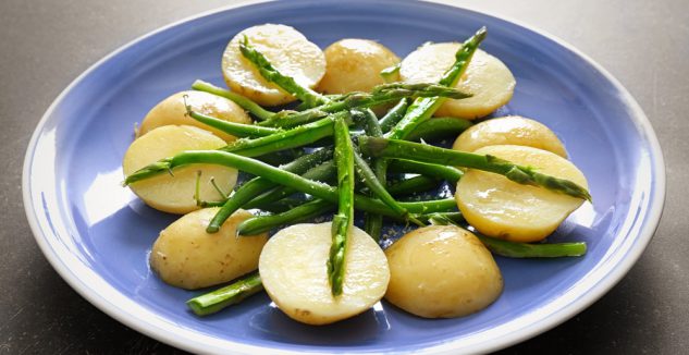 Dilled potatoes and asparagus